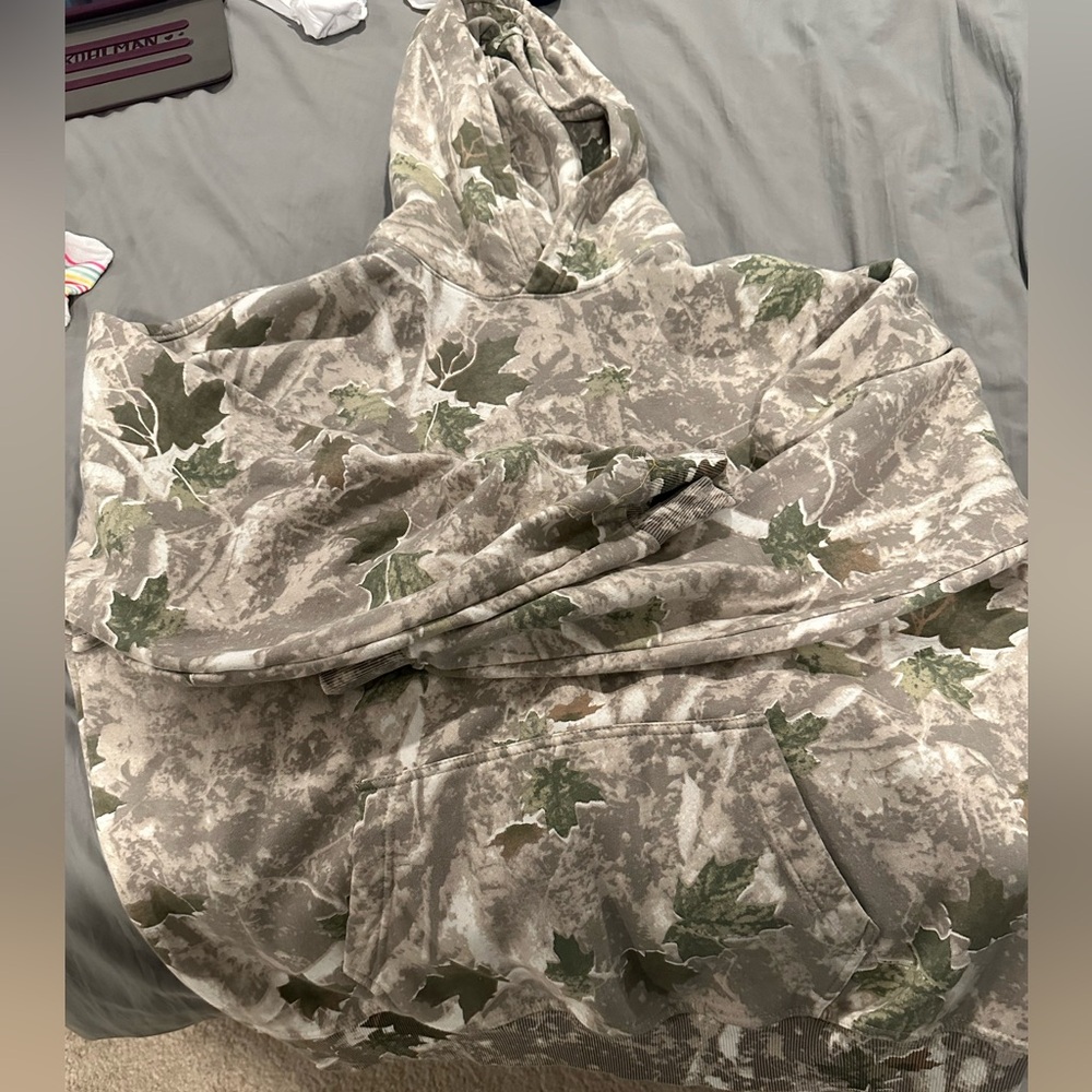 Chelsea DeBoer camo hoodie.